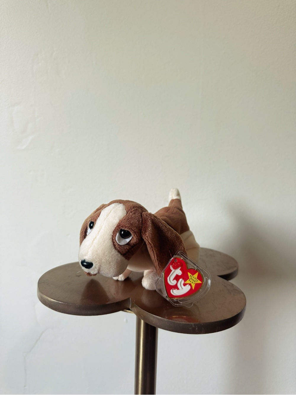 Ty Beanie Baby 1998 Basset Hound Tracker
